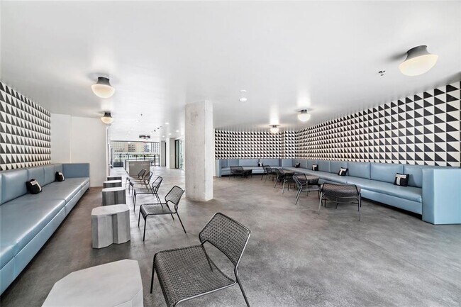 Building Photo - 800 Embassy Dr