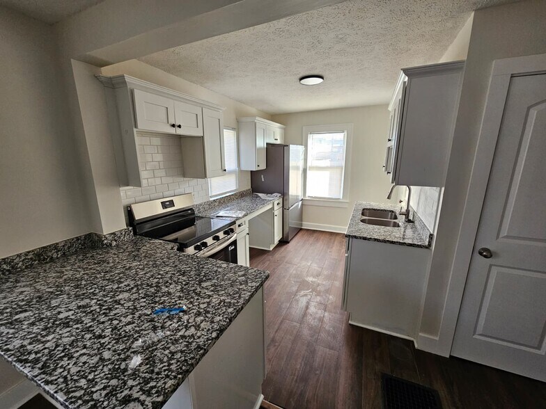 Building Photo - 1719 Dawson St