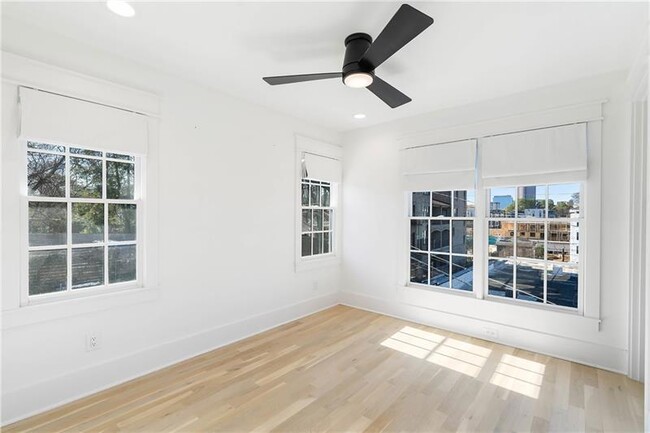 Building Photo - 636 Kennesaw Ave NE