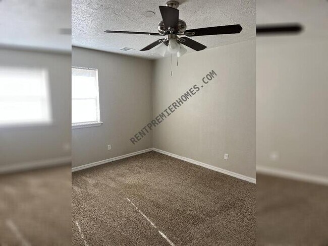 Building Photo - 4413 NW 12th St