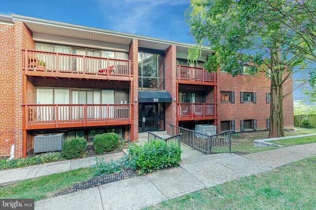 Building Photo - 53 Skyhill Rd