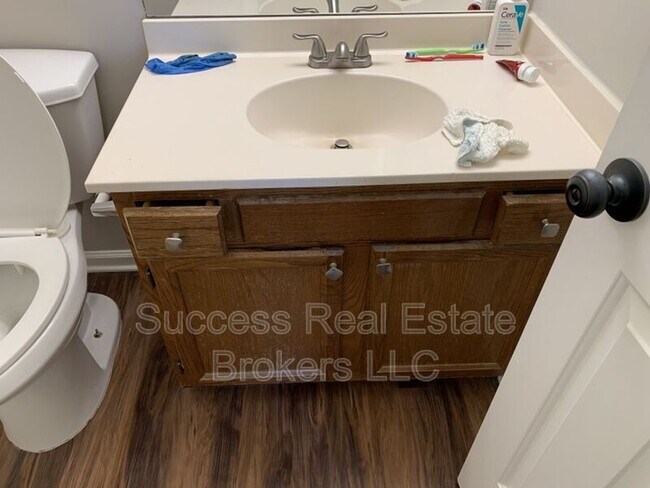 Building Photo - 11020 Egmont Dr