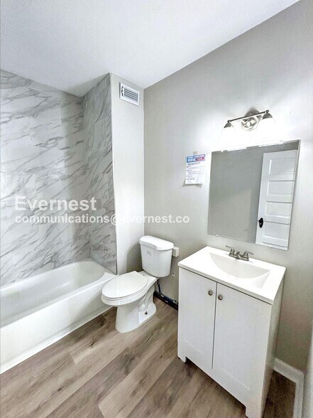 Building Photo - 2216 E 82nd St