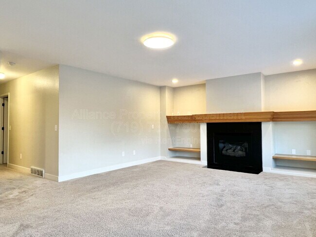 Building Photo - 7365 Cotton Dr