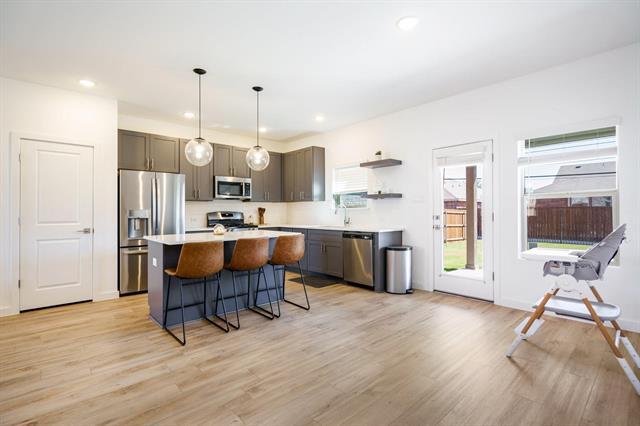Building Photo - 2608 Ontario Dr