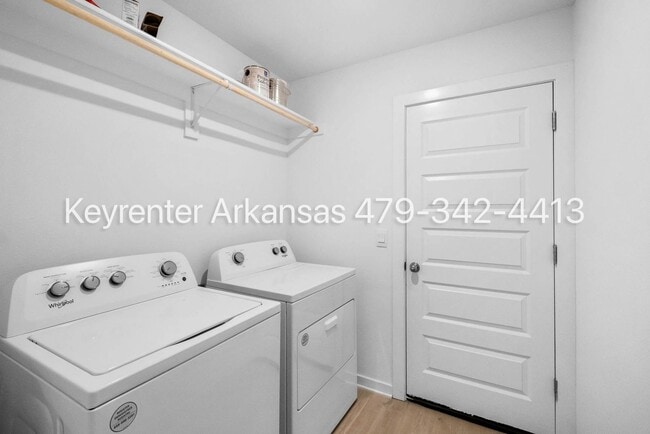 Building Photo - Bright, Open & Beautifully Designed 3-Bedroom Home