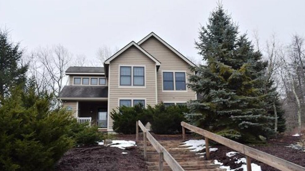 Building Photo - 143 Pine Ct