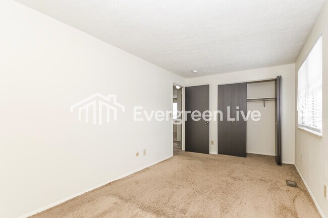 Building Photo - 8062 Mt Hood