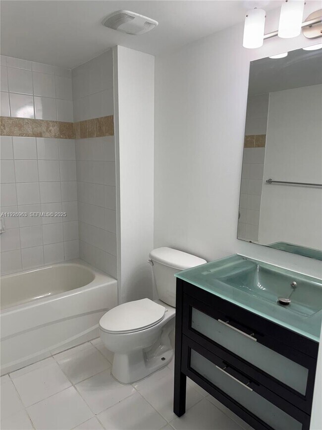 Building Photo - 1861 NW S River Dr