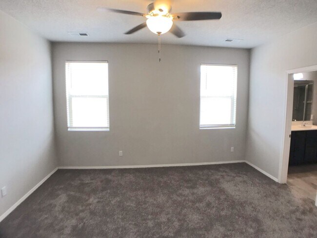 Building Photo - Spacious 3BR/2BA Los Lunas Home with Open Layout, Office Space & Refrigerated Air