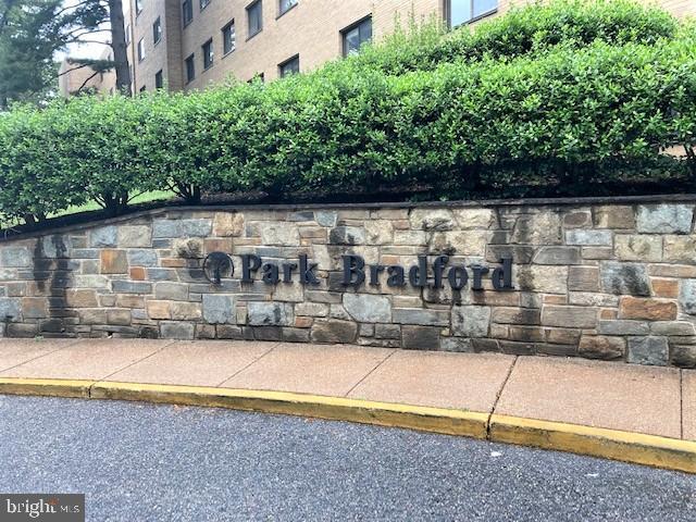 Building Photo - 8601 Manchester Rd