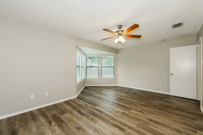 Building Photo - 6606 Beryl Dr