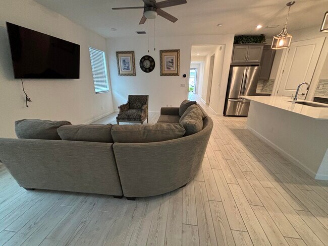 Building Photo - 6812 Pointe of Woods Dr