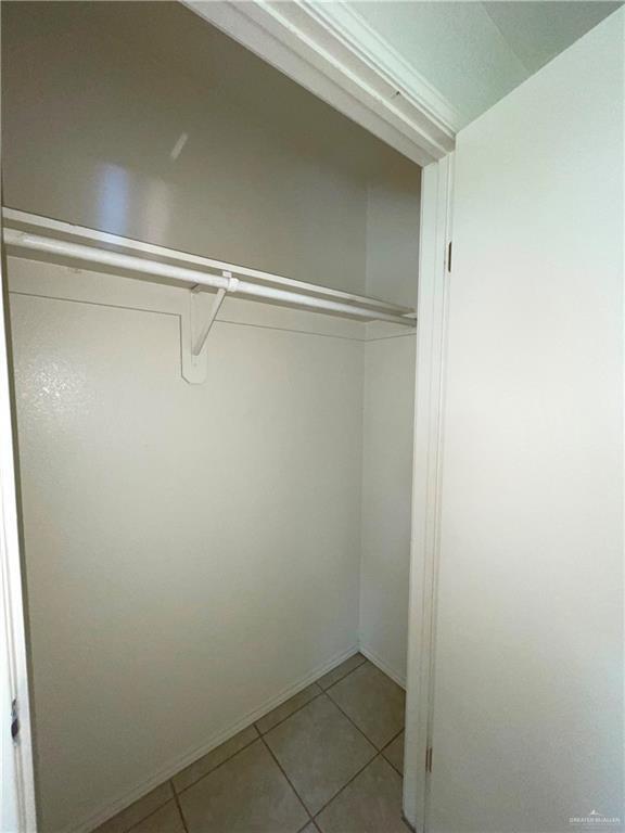 Building Photo - 624 S Pleasantview Dr