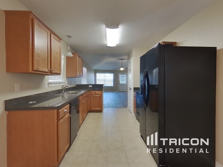 Building Photo - 110 Santa Fe Trail