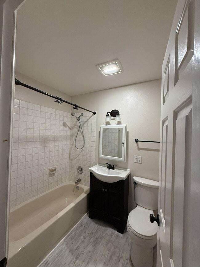 Building Photo - 6380 S Settlers Bay Dr