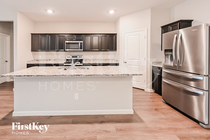 Building Photo - 10080 Pappas Dr