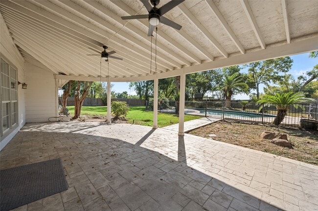 Building Photo - 4702 Bayou Vista Dr