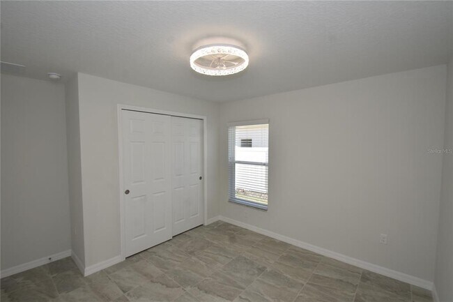 Building Photo - 11 Buttonwood Ln