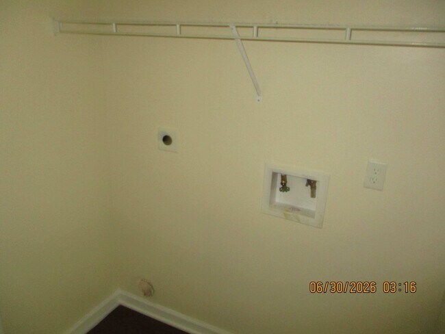 Building Photo - 207 Cloud Ln