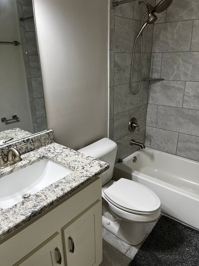 Building Photo - Custom Built home in a quiet subdivision