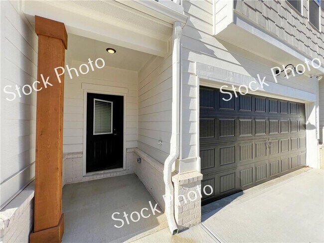 Building Photo - 5686 Rockfern Dr