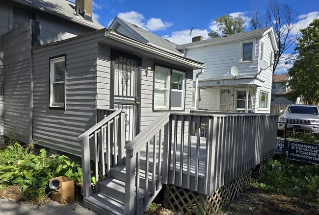 Building Photo - 10312 Nelson Ave