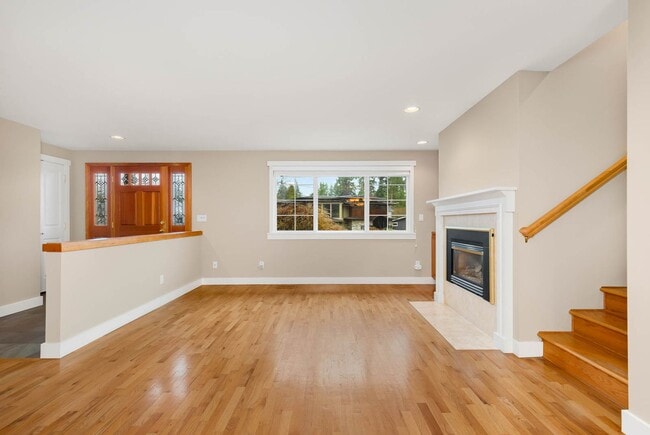 Building Photo - 1305 5th St