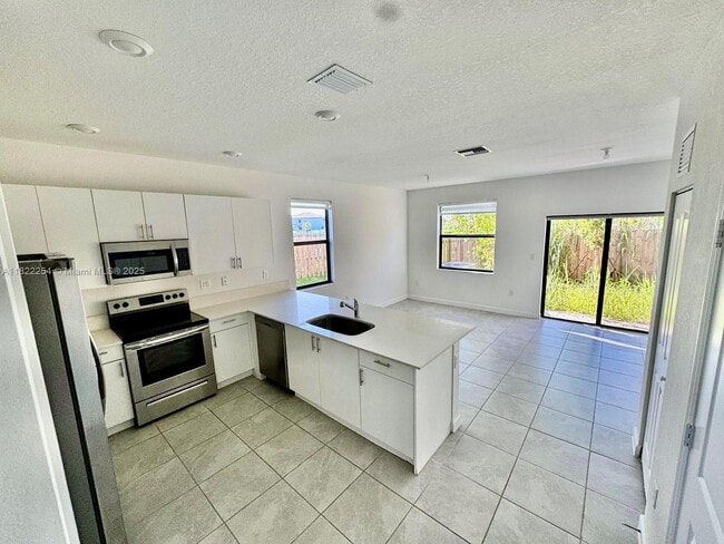 Building Photo - 13265 SW 285th St