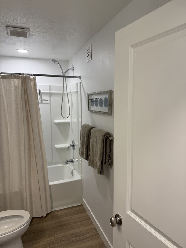 Building Photo - 841 Wynwood Park Dr