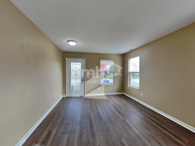 Building Photo - 5440 Shamus Dr