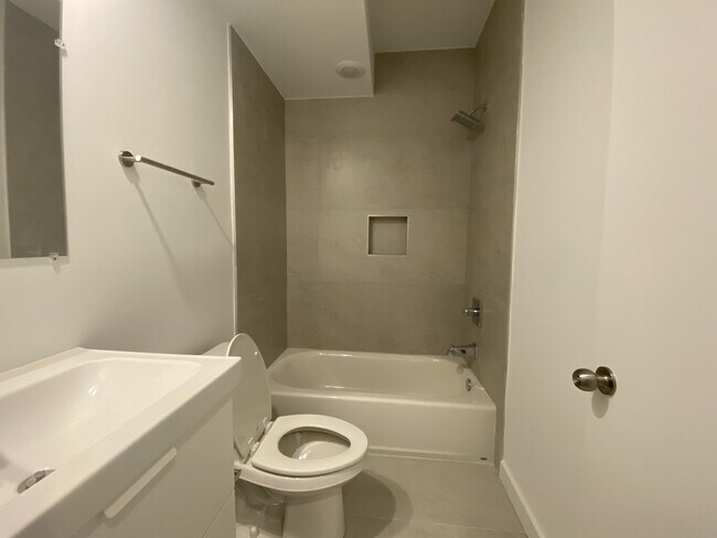 Building Photo - 317 N 41st St