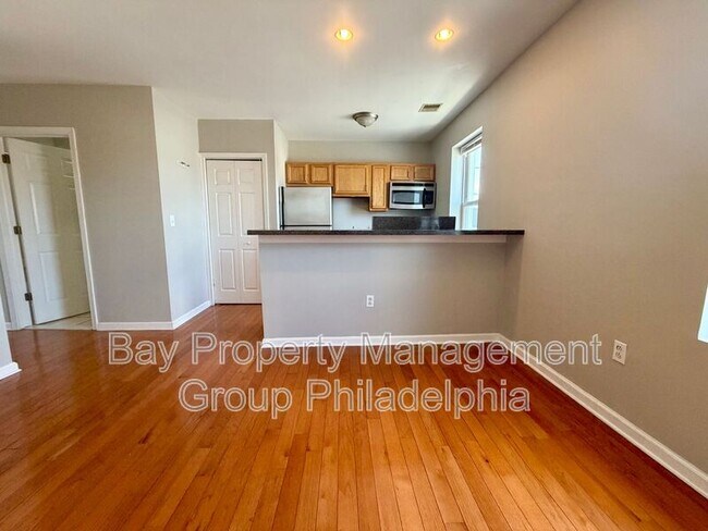 Building Photo - 2725 E Lehigh Ave