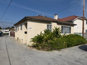 Building Photo - Jaguar Chan - R729-1617