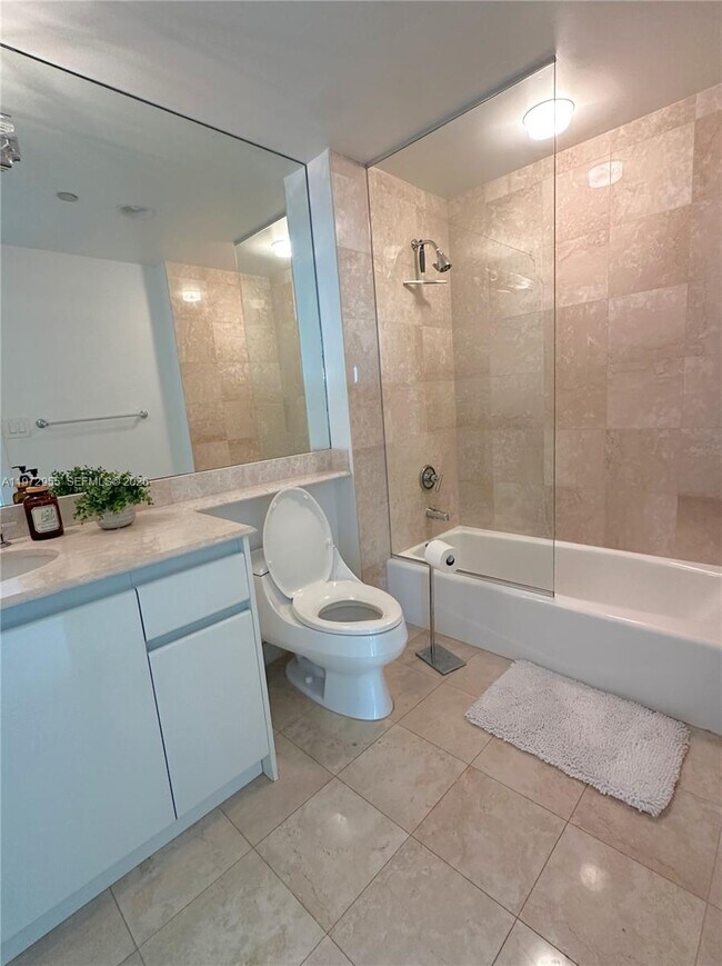 Building Photo - 1455 Ocean Dr