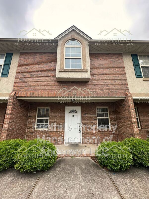 Primary Photo - 415 Nelson Dr