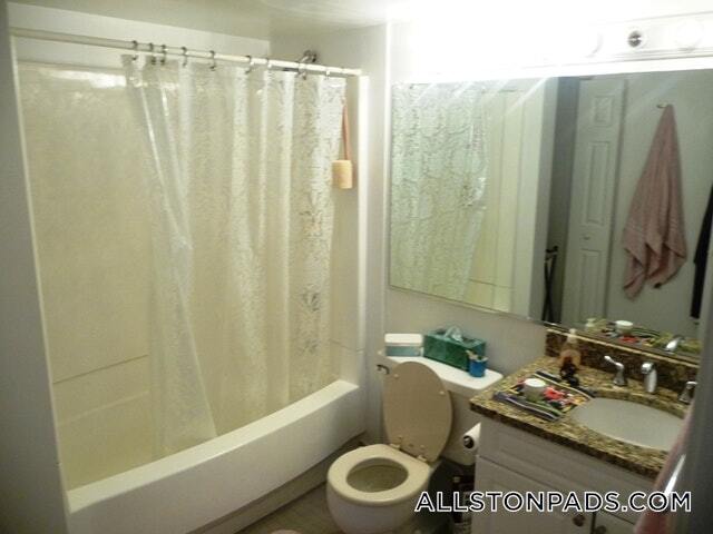 Building Photo - 15 N Beacon St