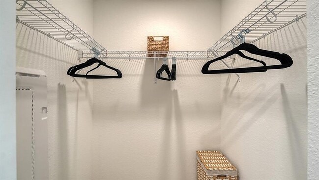 Building Photo - 12390 Wellen Golf St