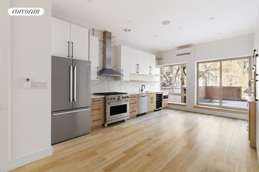 Building Photo - 121 W 136th St