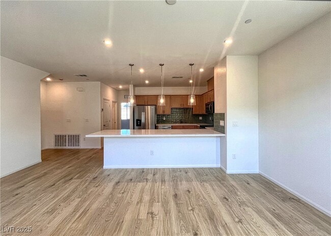 Building Photo - 8683 Luxuriant Ave