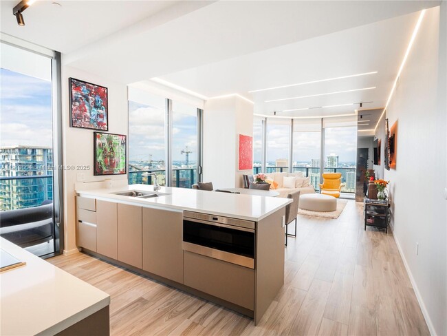 Building Photo - 801 S Miami Ave