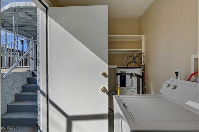 Building Photo - 6121 Edgewood Cir