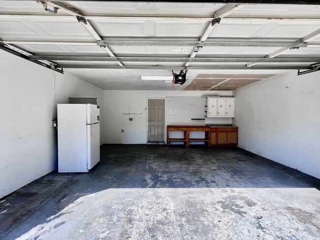 Building Photo - Must-See 3-Bedroom Home in Rosemont Forest!