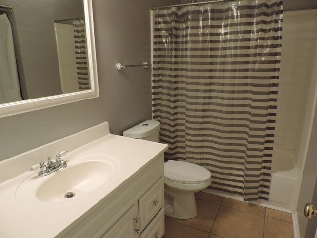 Building Photo - 8807_HUNTER_RIDGE