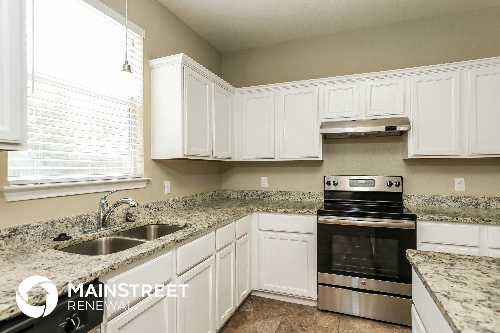 Building Photo - 8926 West Crk