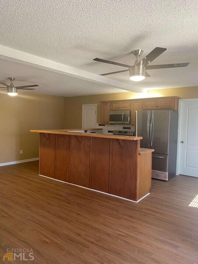 Building Photo - 1821 Dalton Way