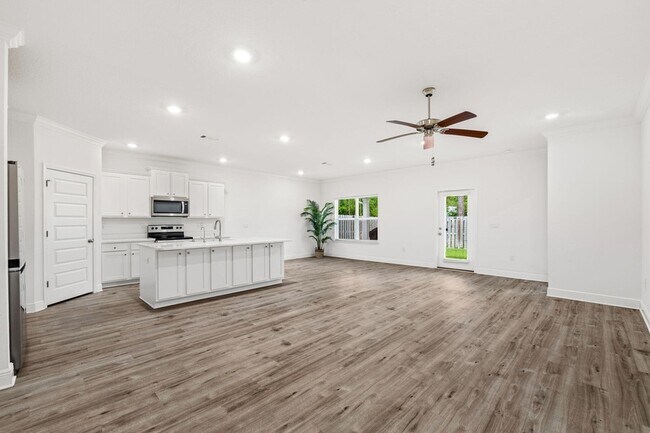 Building Photo - 185 Sea Eagle Ln