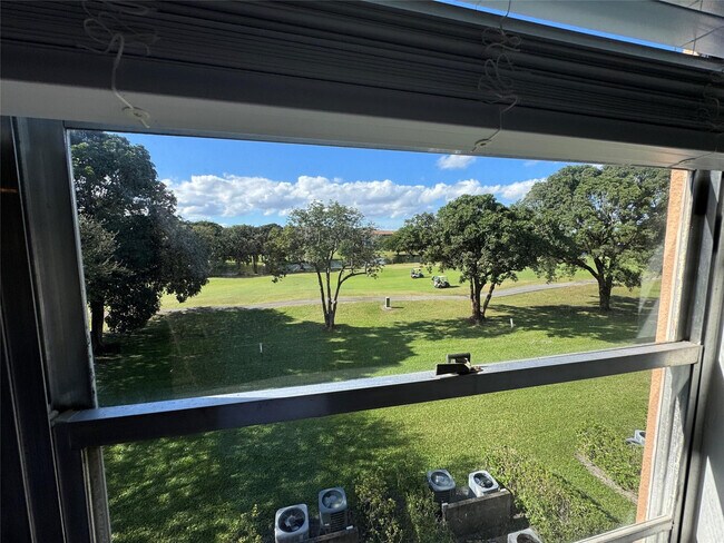 Building Photo - 300 SW 130th Terrace