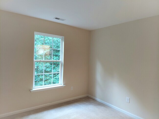 Building Photo - 6567 Revere St