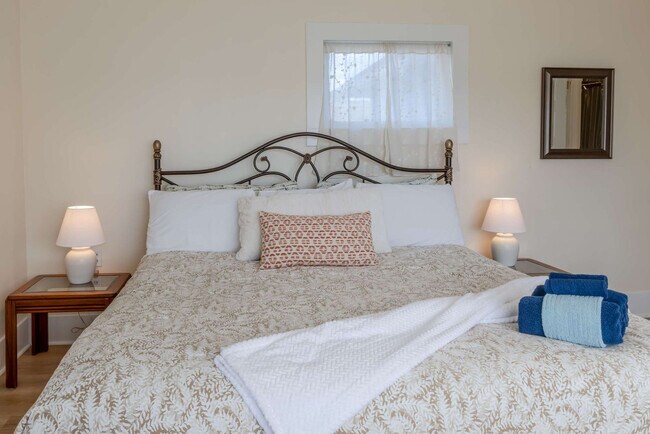 Building Photo - 640 S Columbia St